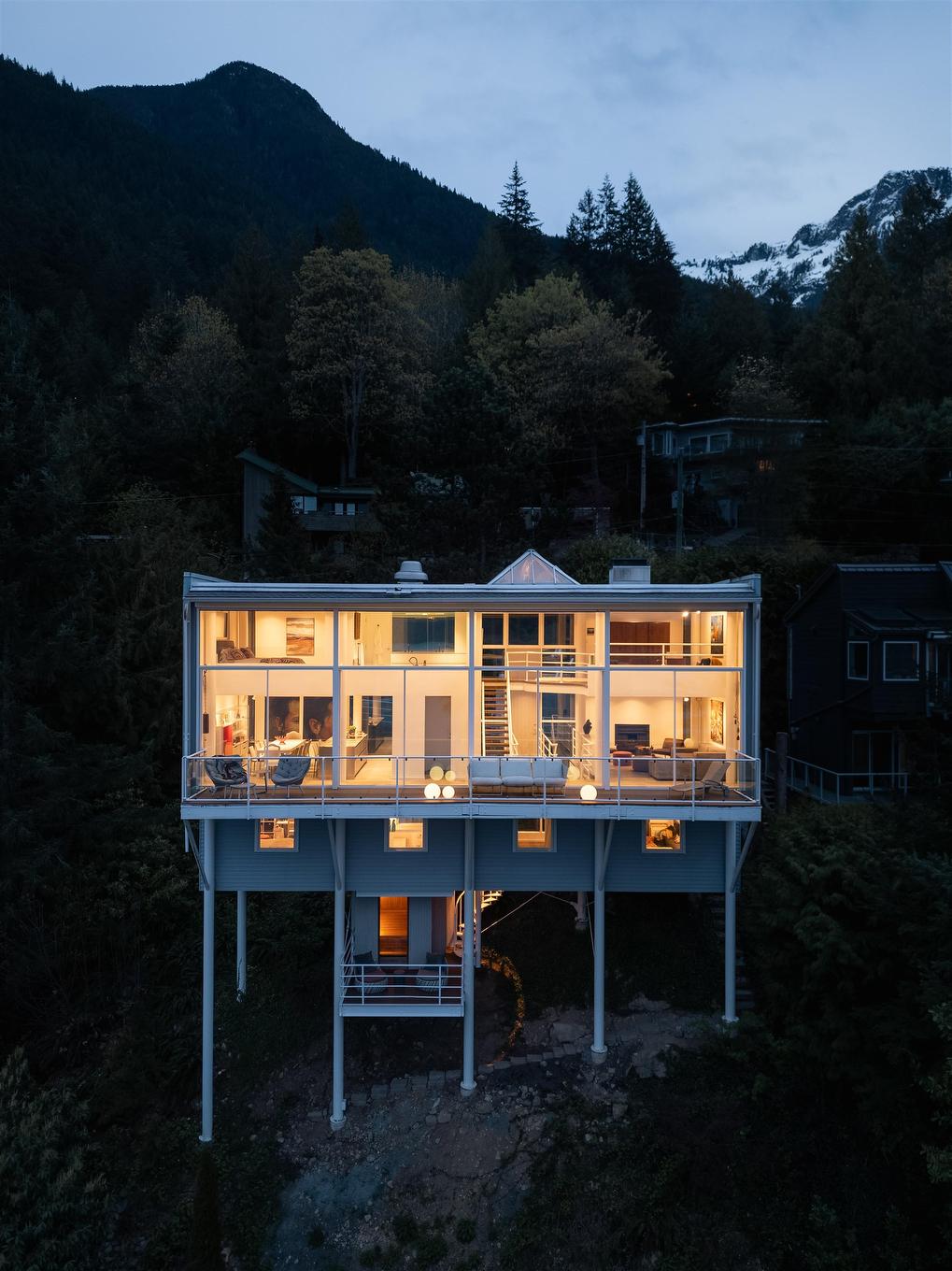 90 Isleview Place, West Vancouver, BC