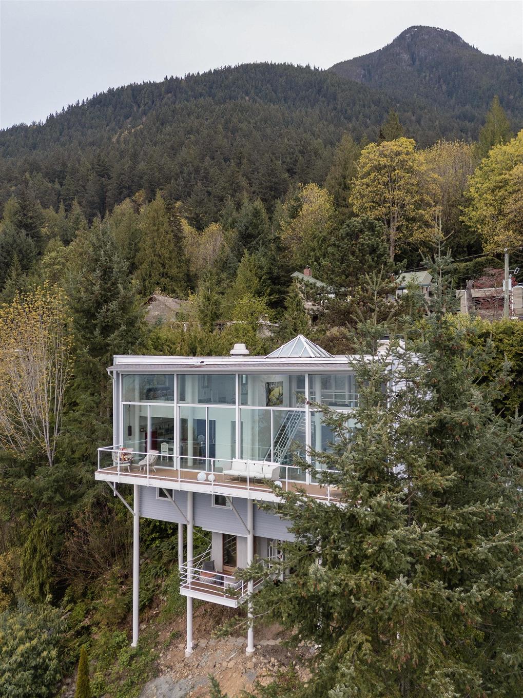 90 Isleview Place, West Vancouver, BC