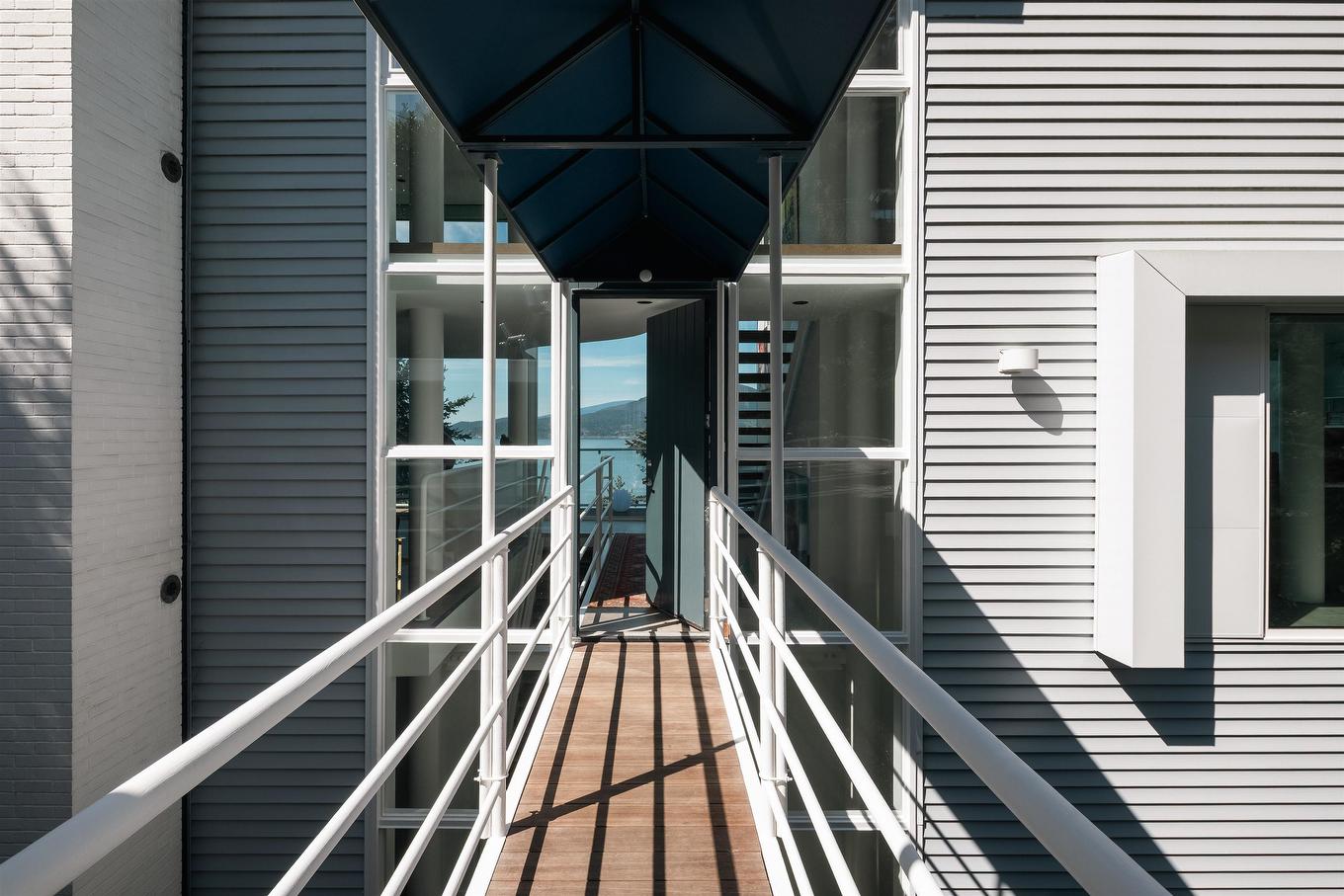 90 Isleview Place, West Vancouver, BC