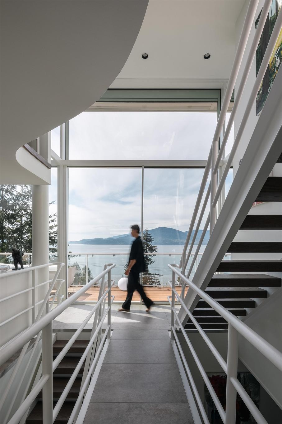 90 Isleview Place, West Vancouver, BC