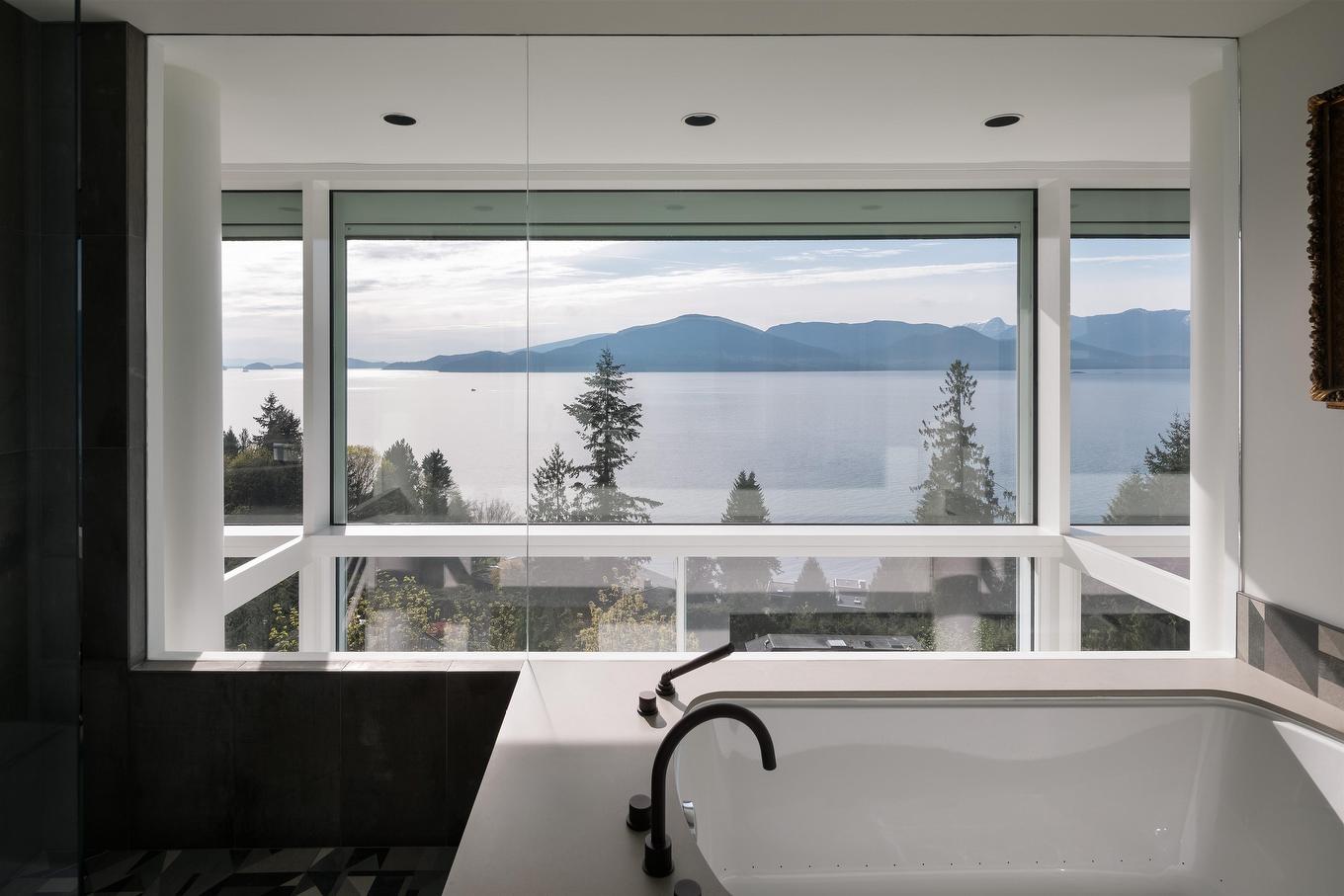 90 Isleview Place, West Vancouver, BC