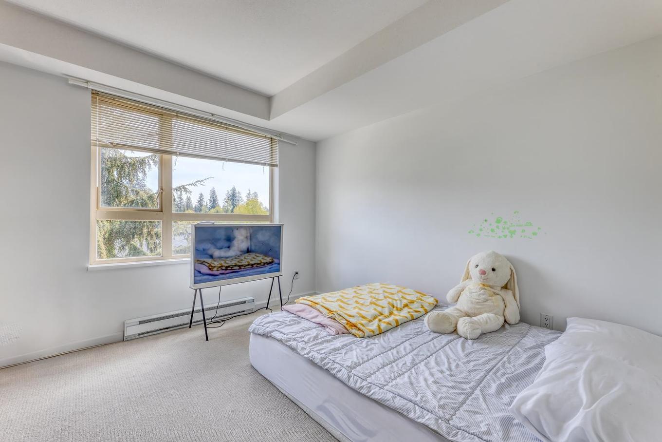 516-580 Raven Woods Drive, North Vancouver, BC