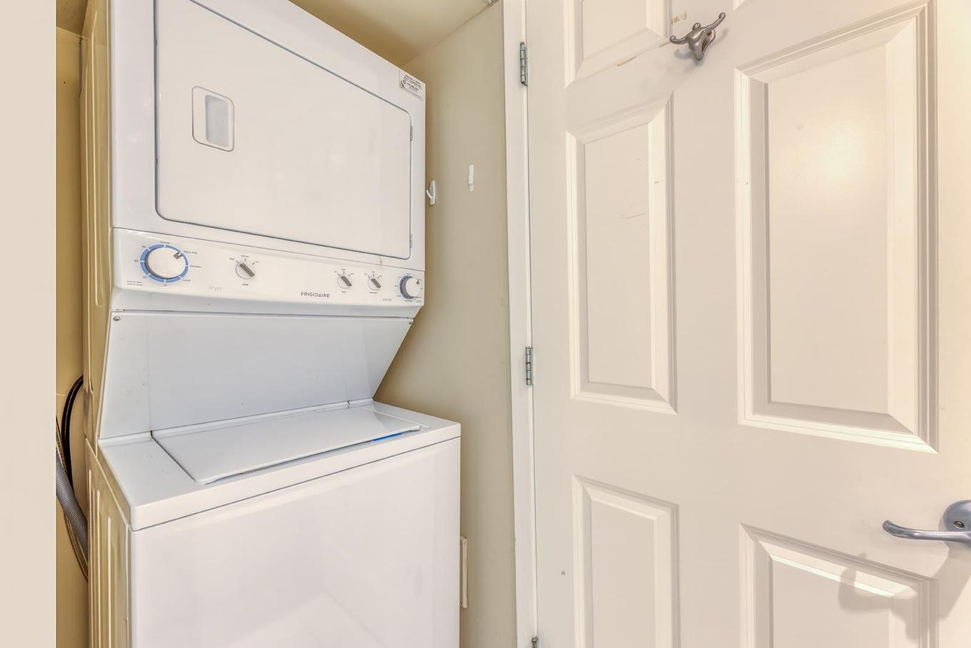 516-580 Raven Woods Drive, North Vancouver, BC