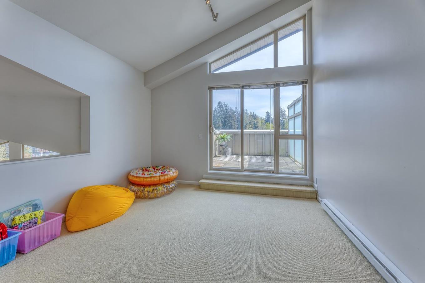 516-580 Raven Woods Drive, North Vancouver, BC