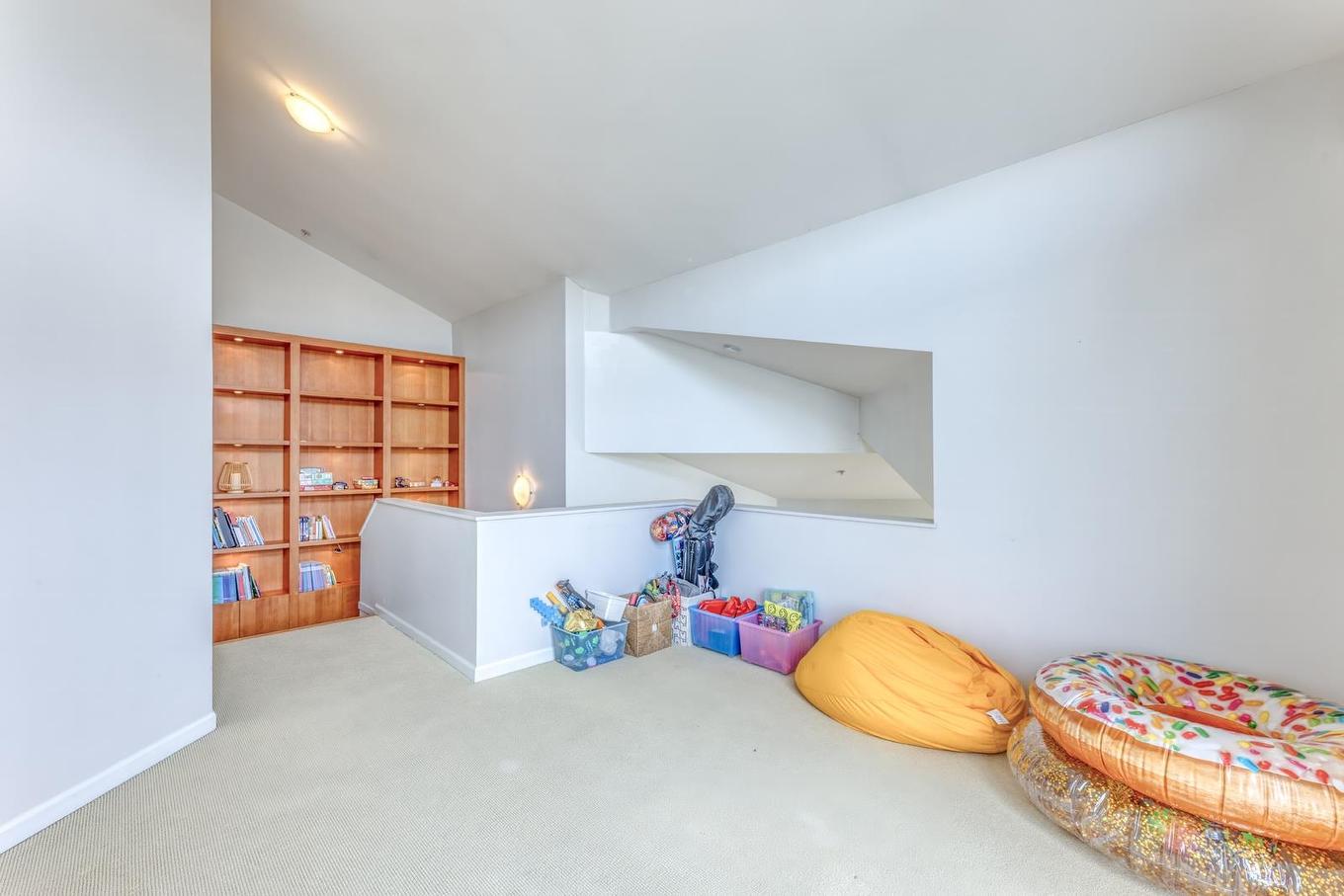 516-580 Raven Woods Drive, North Vancouver, BC