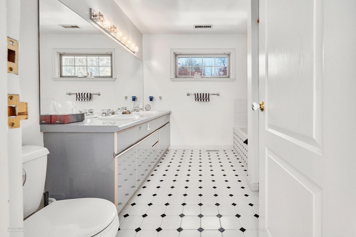 1355 33Rd Avenue W, Vancouver, BC