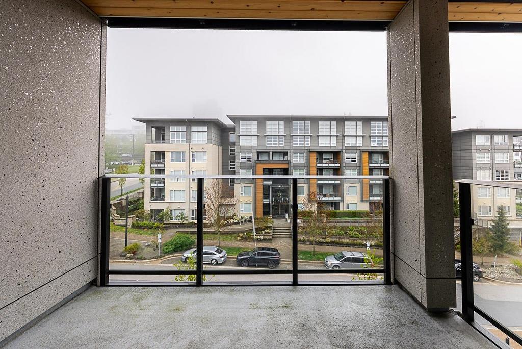 512-9888 University Crescent, Burnaby, BC