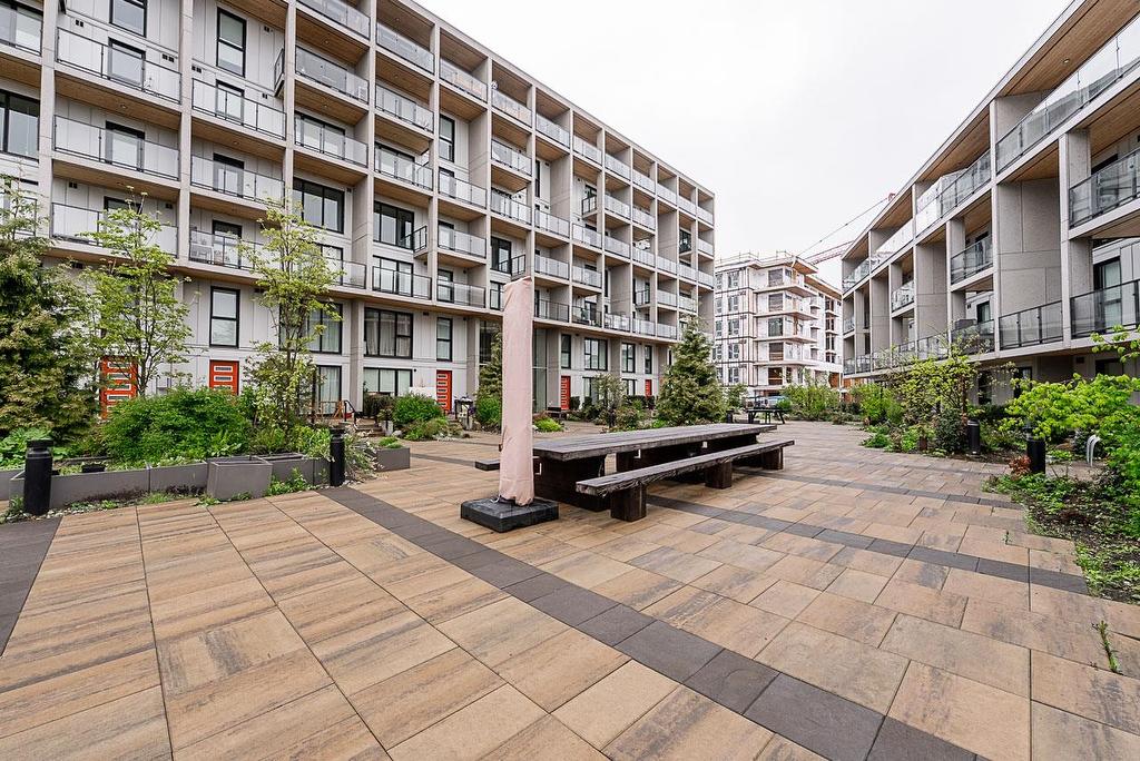 512-9888 University Crescent, Burnaby, BC