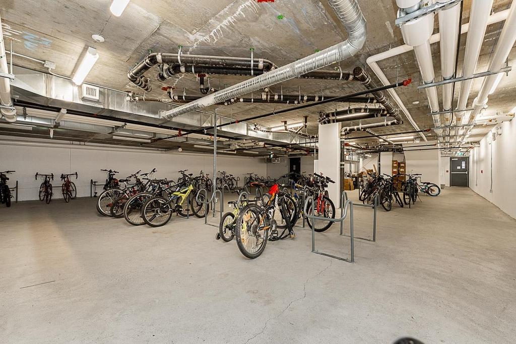 512-9888 University Crescent, Burnaby, BC