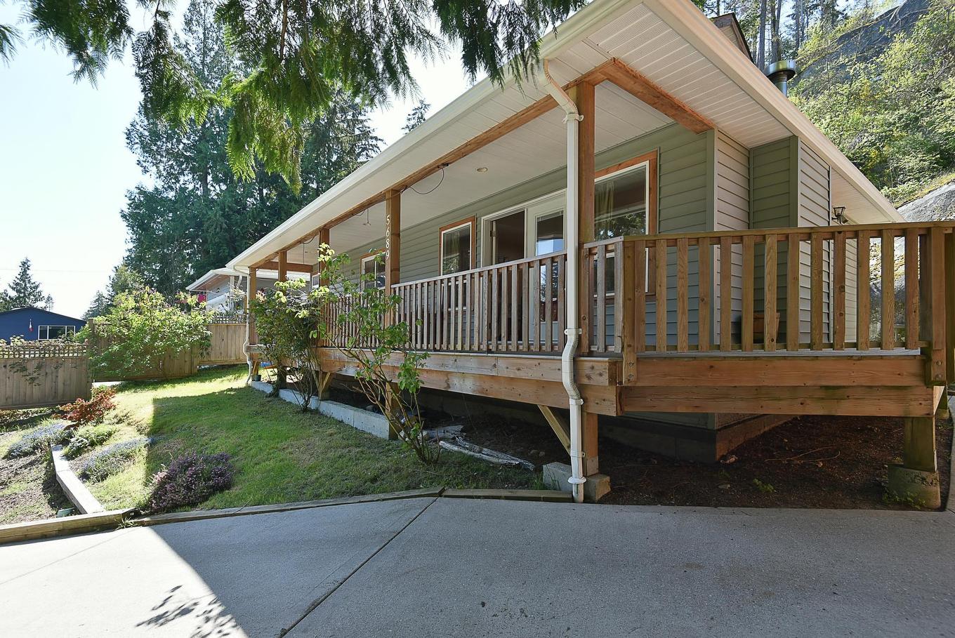 5689 Salmon Drive, Sechelt, BC