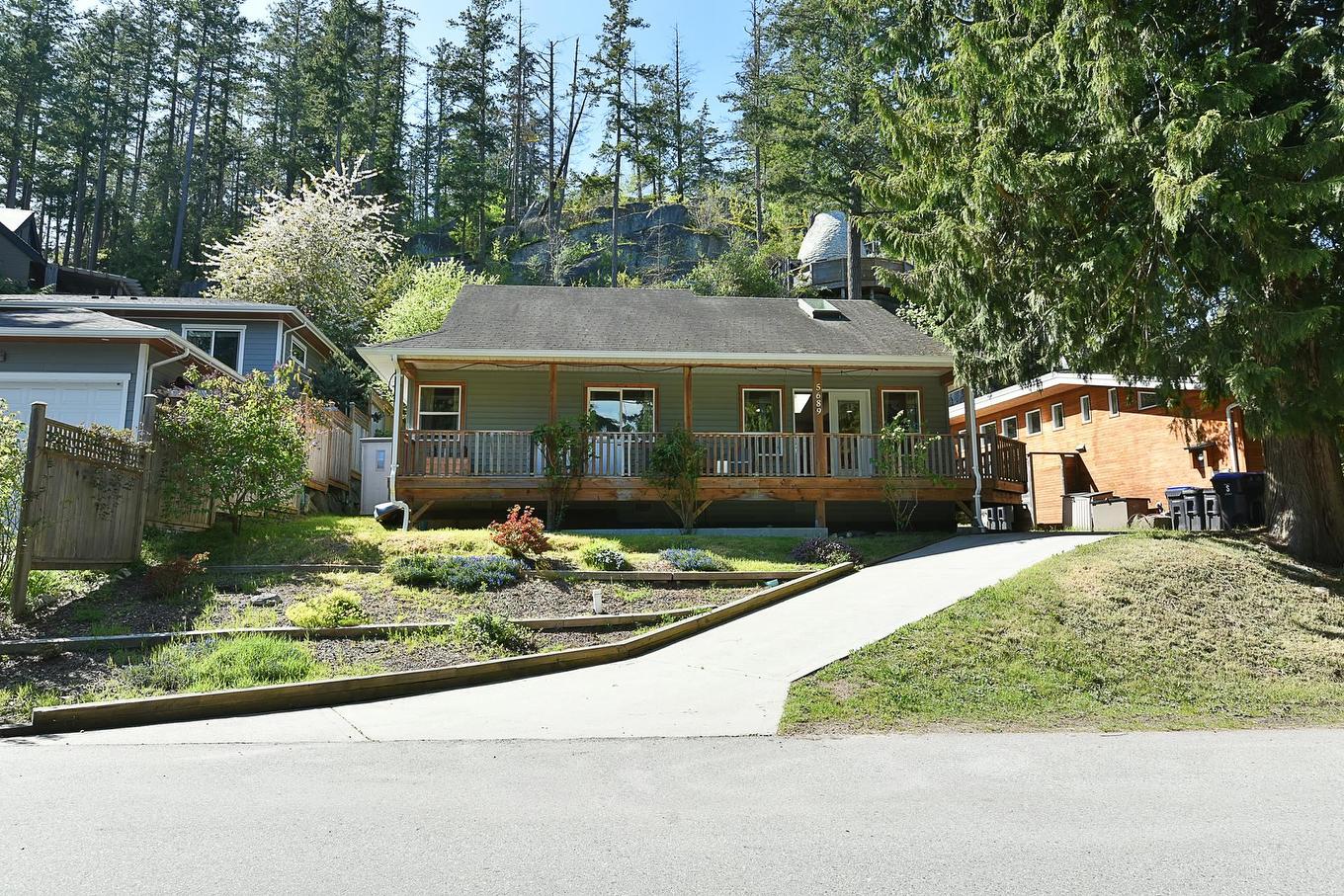 5689 Salmon Drive, Sechelt, BC
