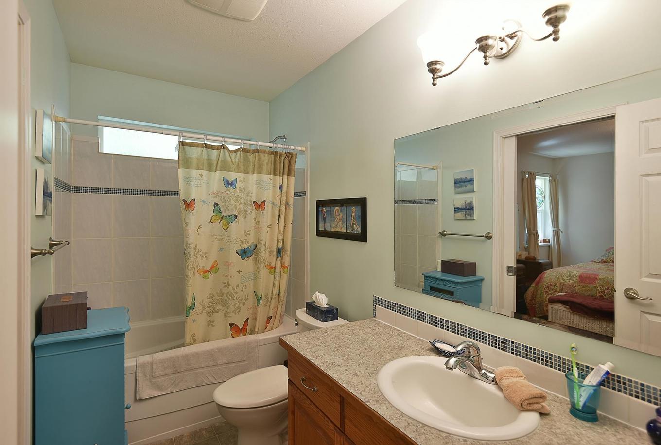 5689 Salmon Drive, Sechelt, BC