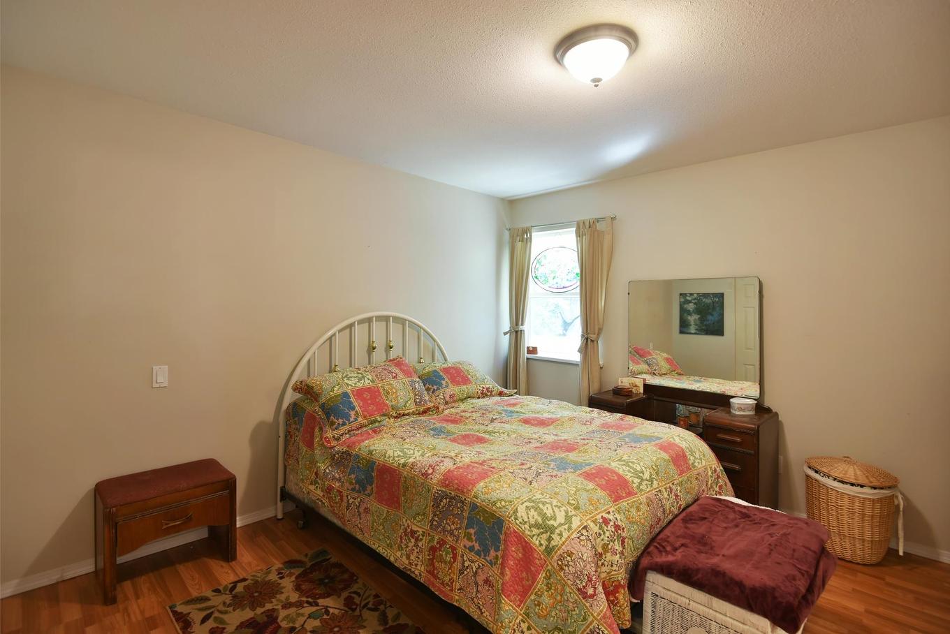 5689 Salmon Drive, Sechelt, BC