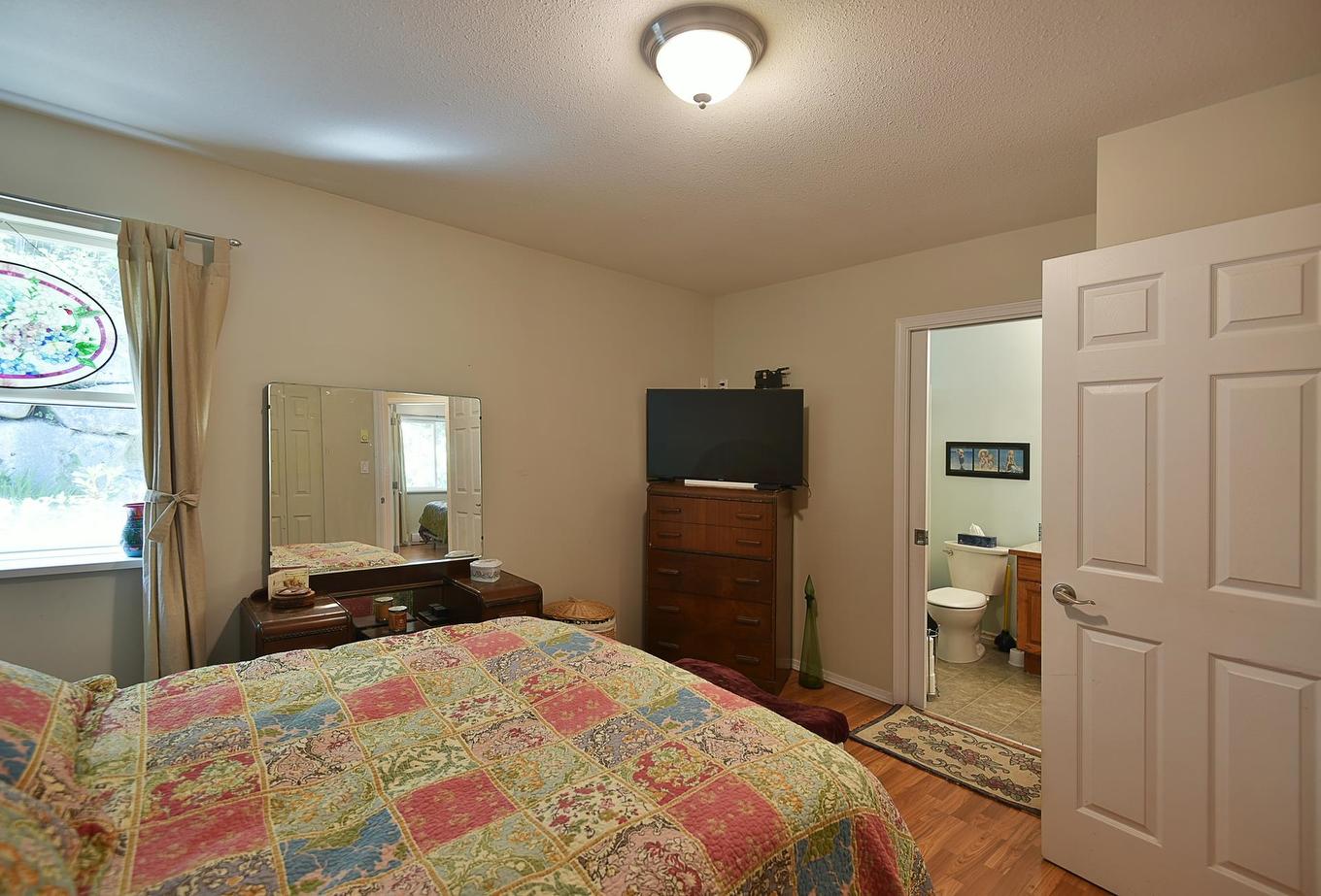 5689 Salmon Drive, Sechelt, BC