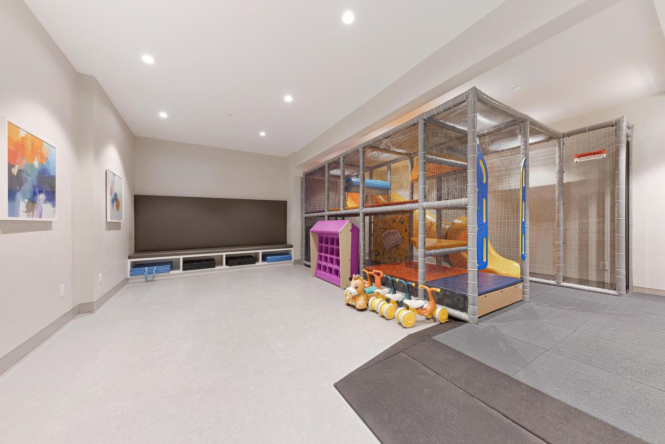 1018-11280 Pazarena Place, Maple Ridge, BC