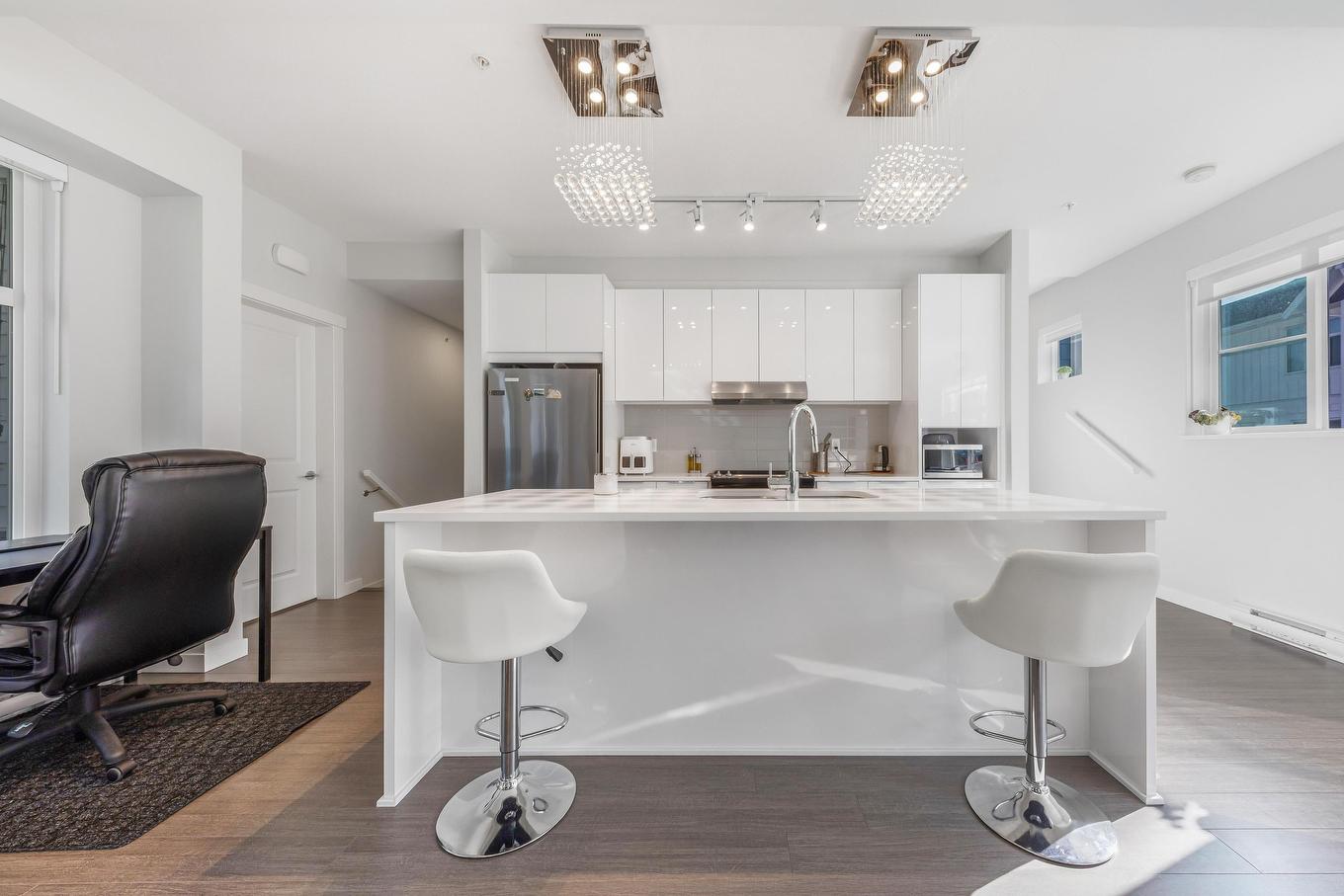 1018-11280 Pazarena Place, Maple Ridge, BC