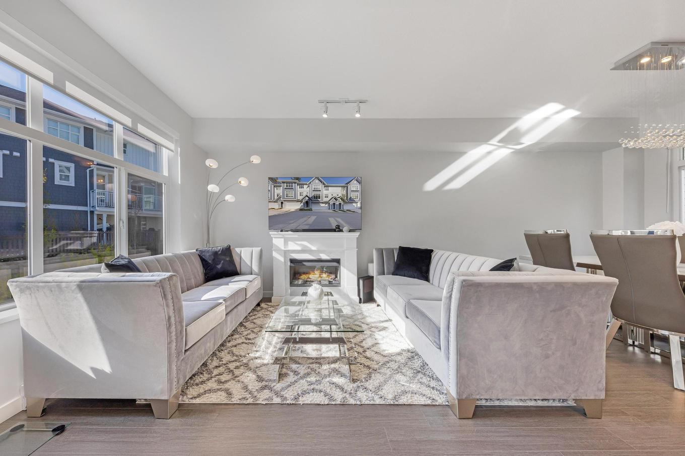 1018-11280 Pazarena Place, Maple Ridge, BC