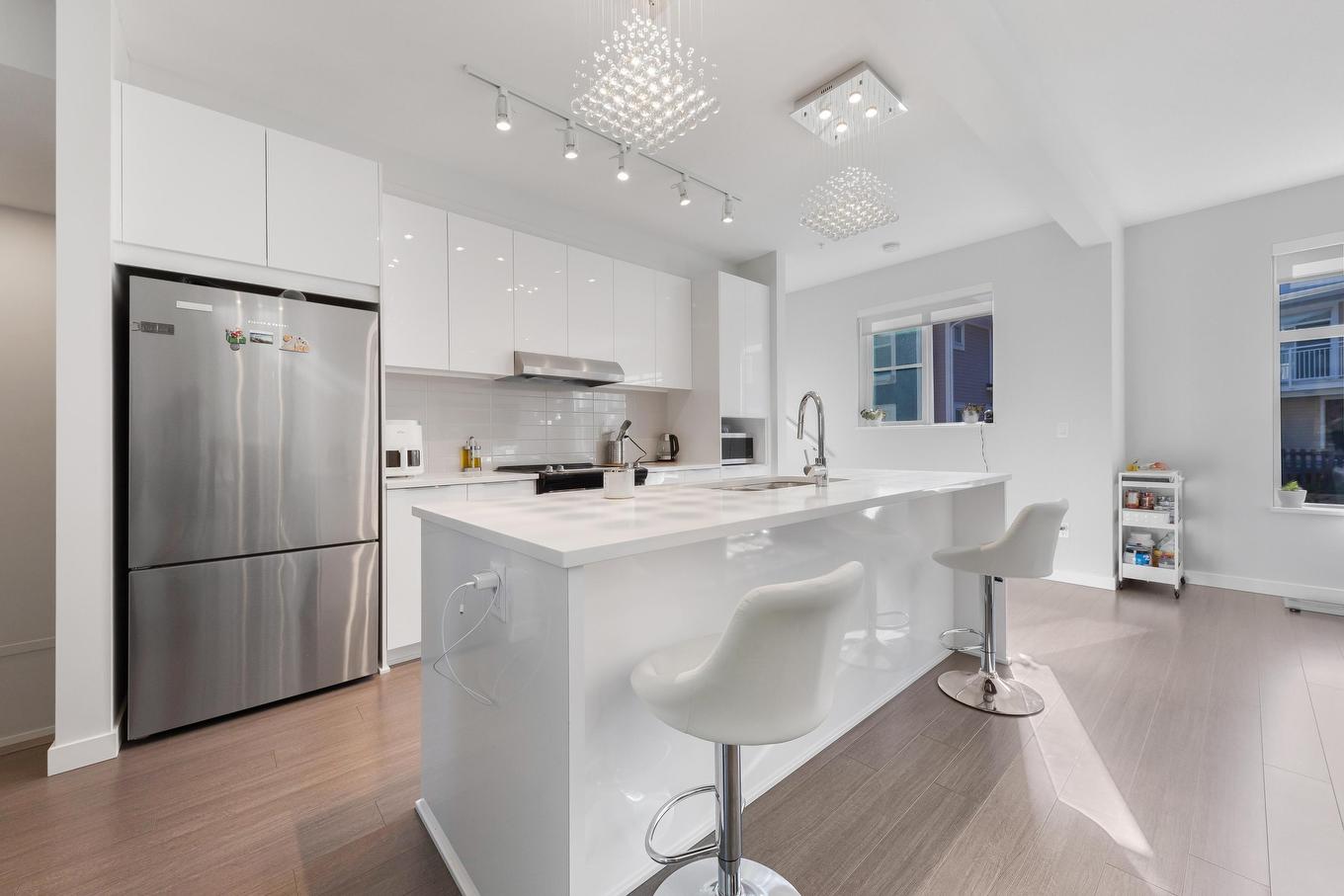 1018-11280 Pazarena Place, Maple Ridge, BC