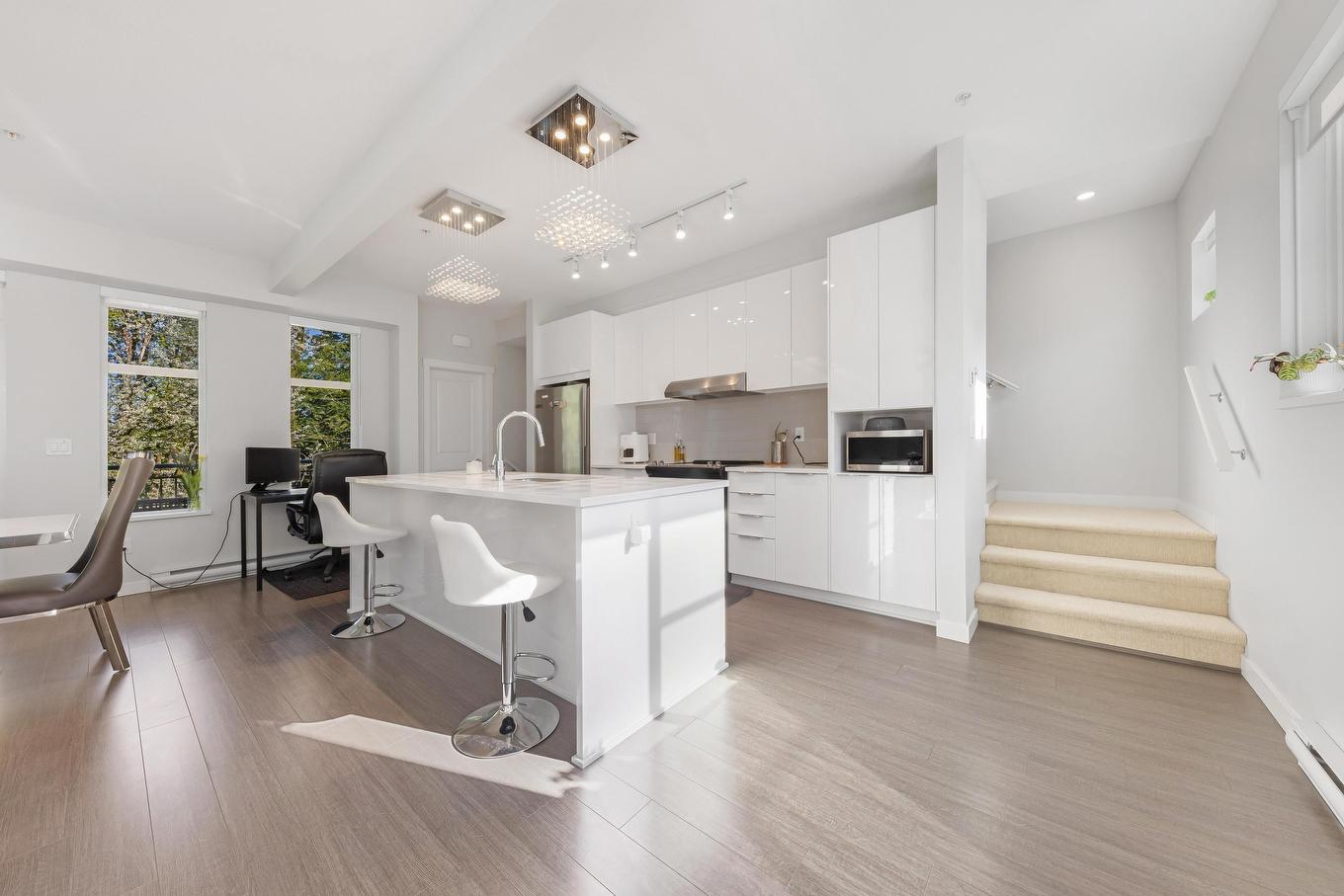 1018-11280 Pazarena Place, Maple Ridge, BC