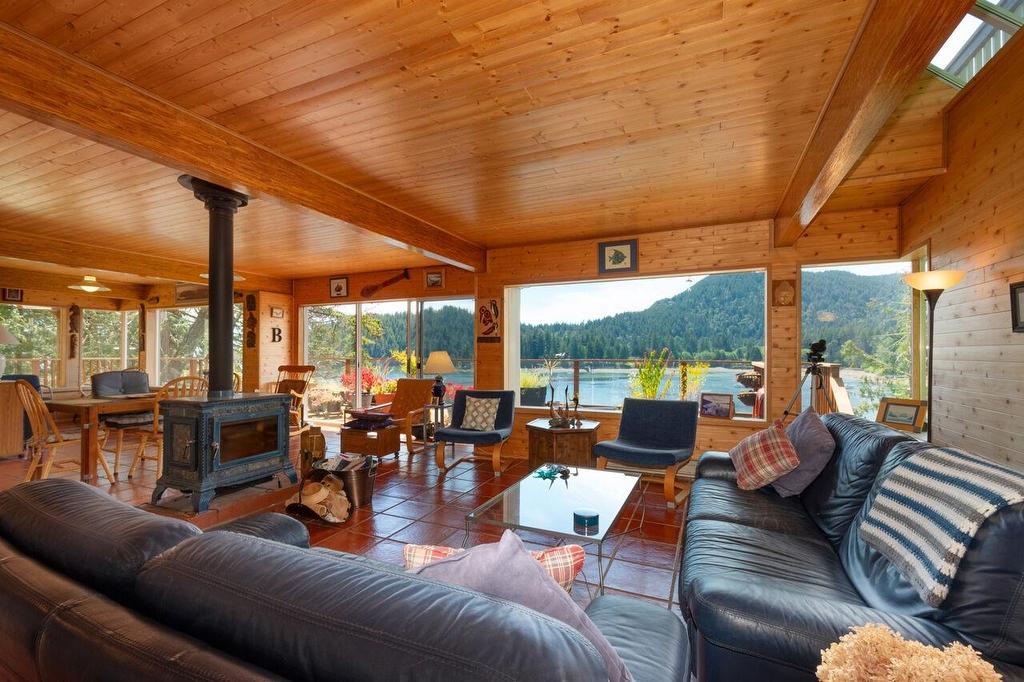 345 David Road, Bowen Island, BC