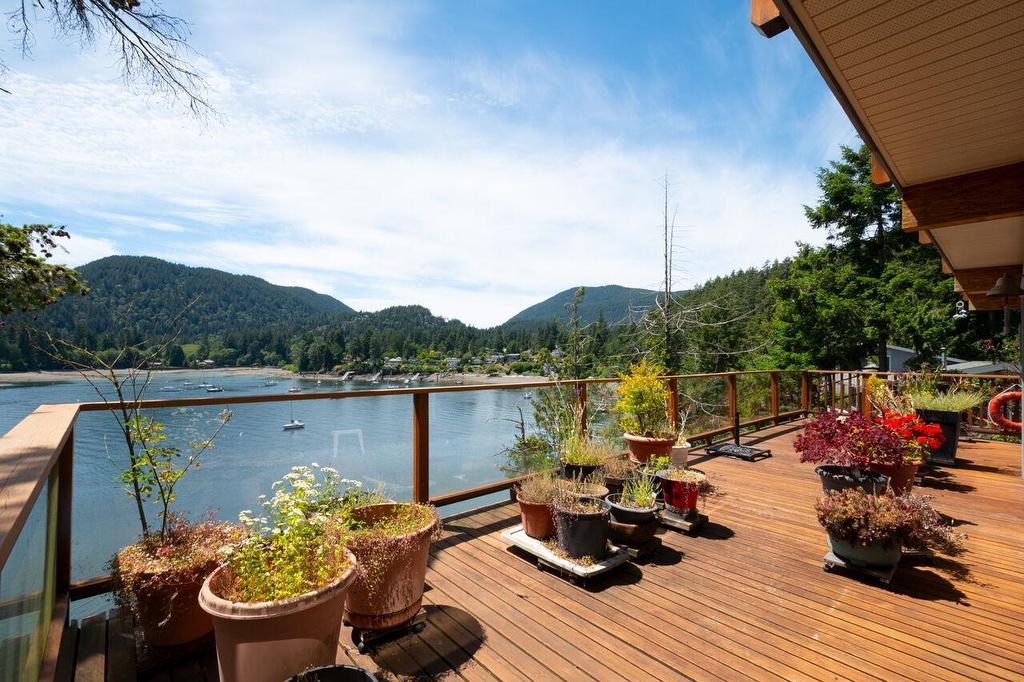 345 David Road, Bowen Island, BC