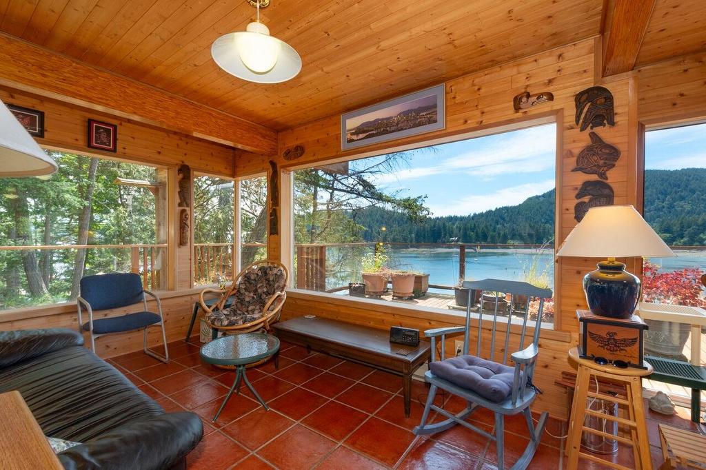 345 David Road, Bowen Island, BC