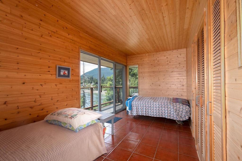 345 David Road, Bowen Island, BC