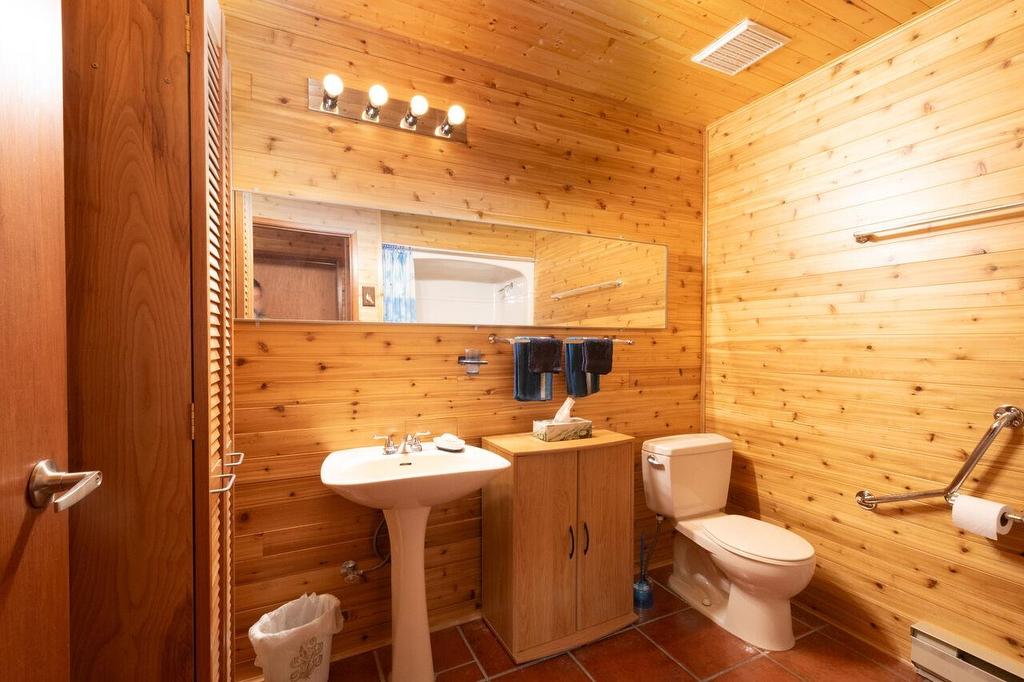 345 David Road, Bowen Island, BC