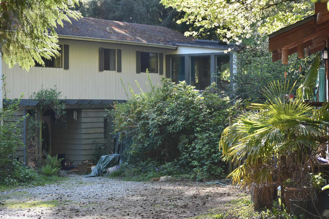 2240 Oldershaw Road, Roberts Creek, BC