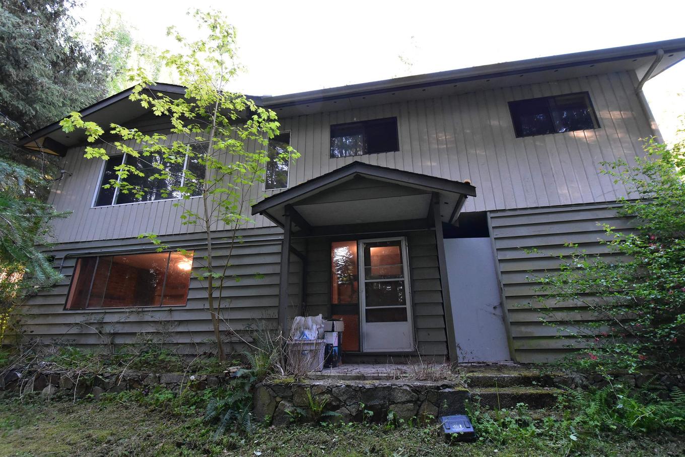 2240 Oldershaw Road, Roberts Creek, BC