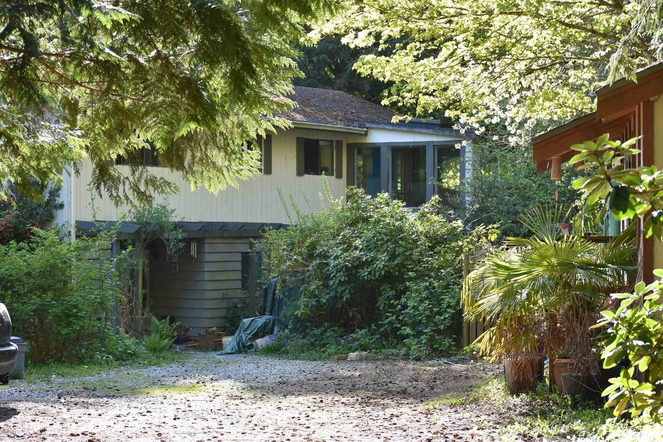 2240 Oldershaw Road, Roberts Creek, BC