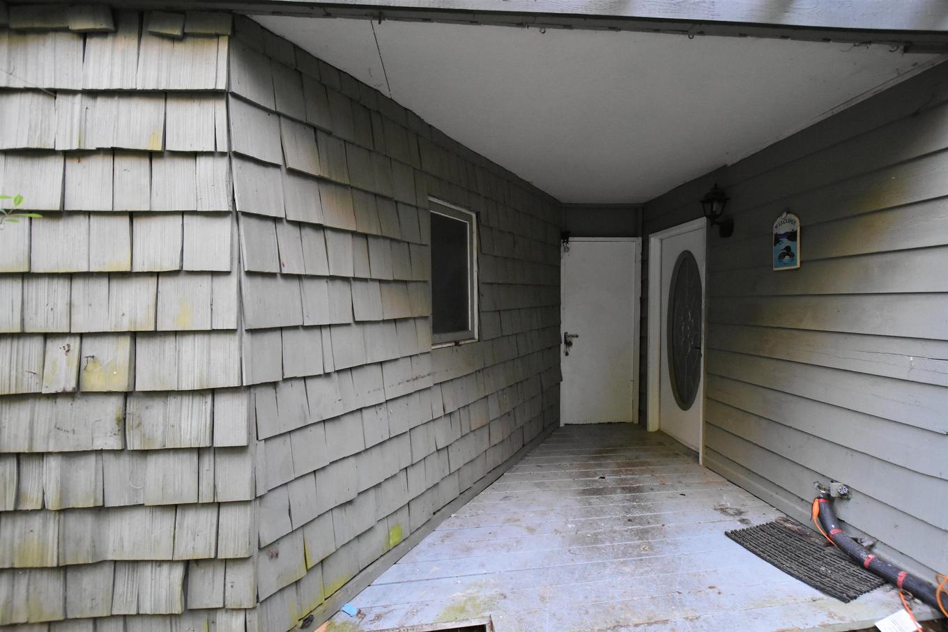 2240 Oldershaw Road, Roberts Creek, BC