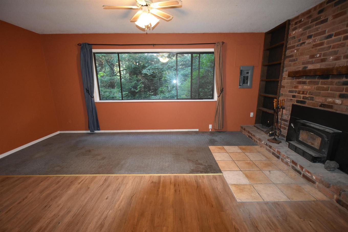 2240 Oldershaw Road, Roberts Creek, BC