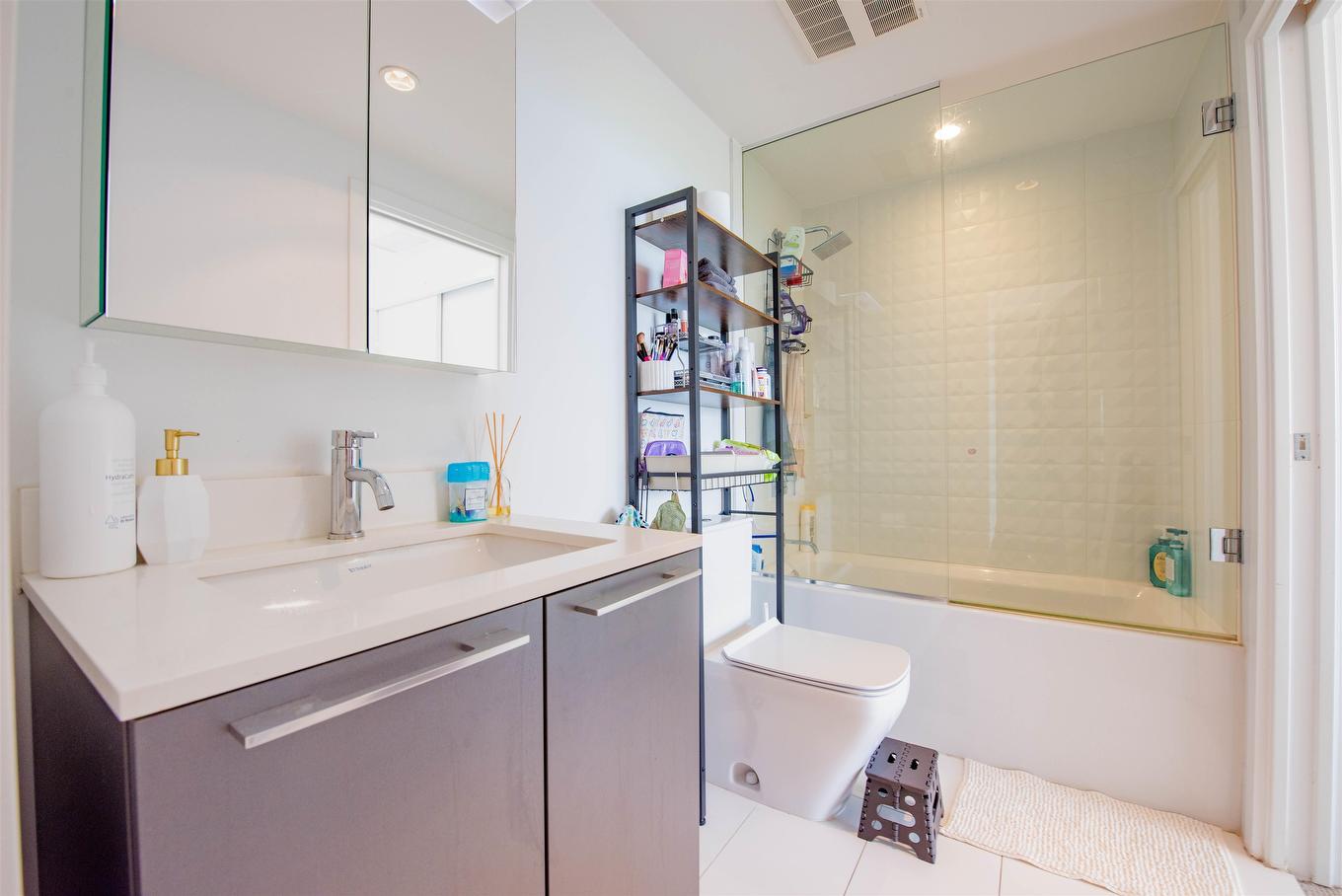 1703-2220 Kingsway, Vancouver, BC