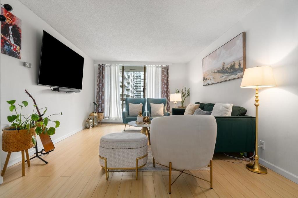 307-2016 Fullerton Avenue, North Vancouver, BC