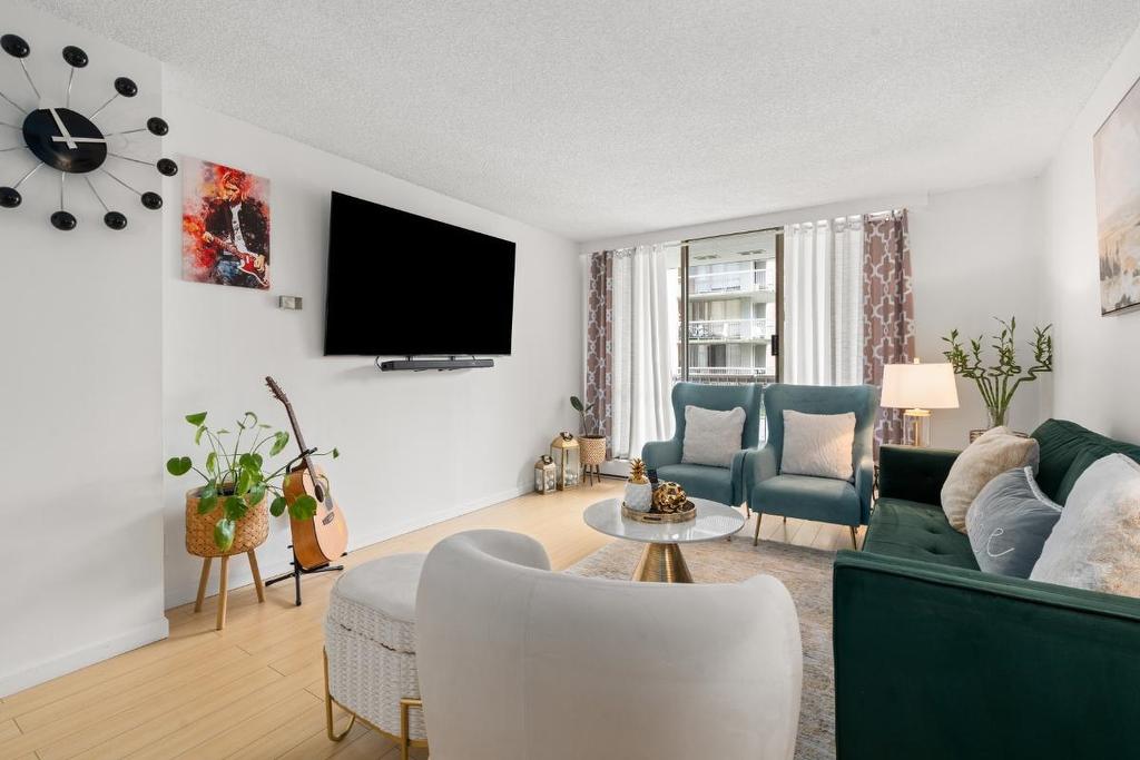 307-2016 Fullerton Avenue, North Vancouver, BC