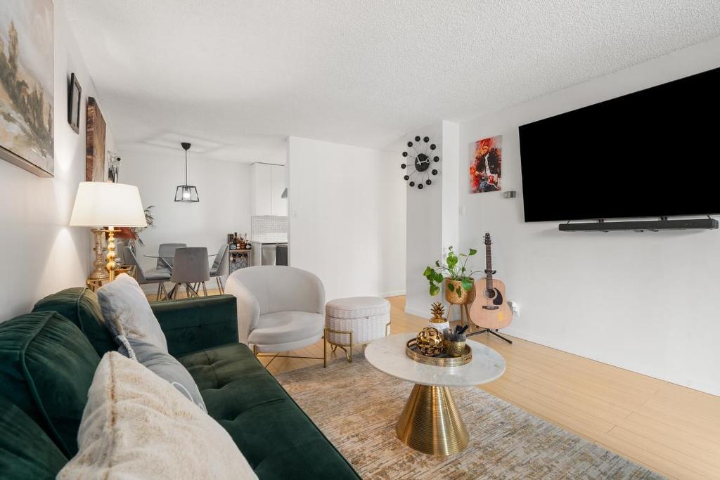 307-2016 Fullerton Avenue, North Vancouver, BC