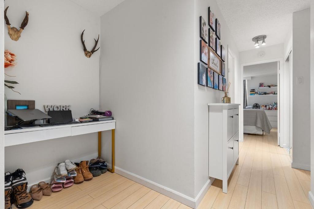 307-2016 Fullerton Avenue, North Vancouver, BC