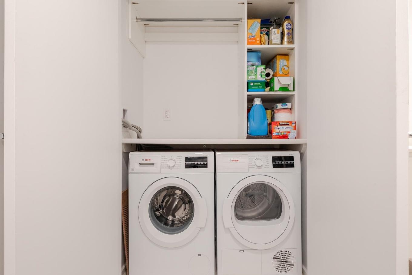 605-3833 Evergreen Place, Burnaby, BC