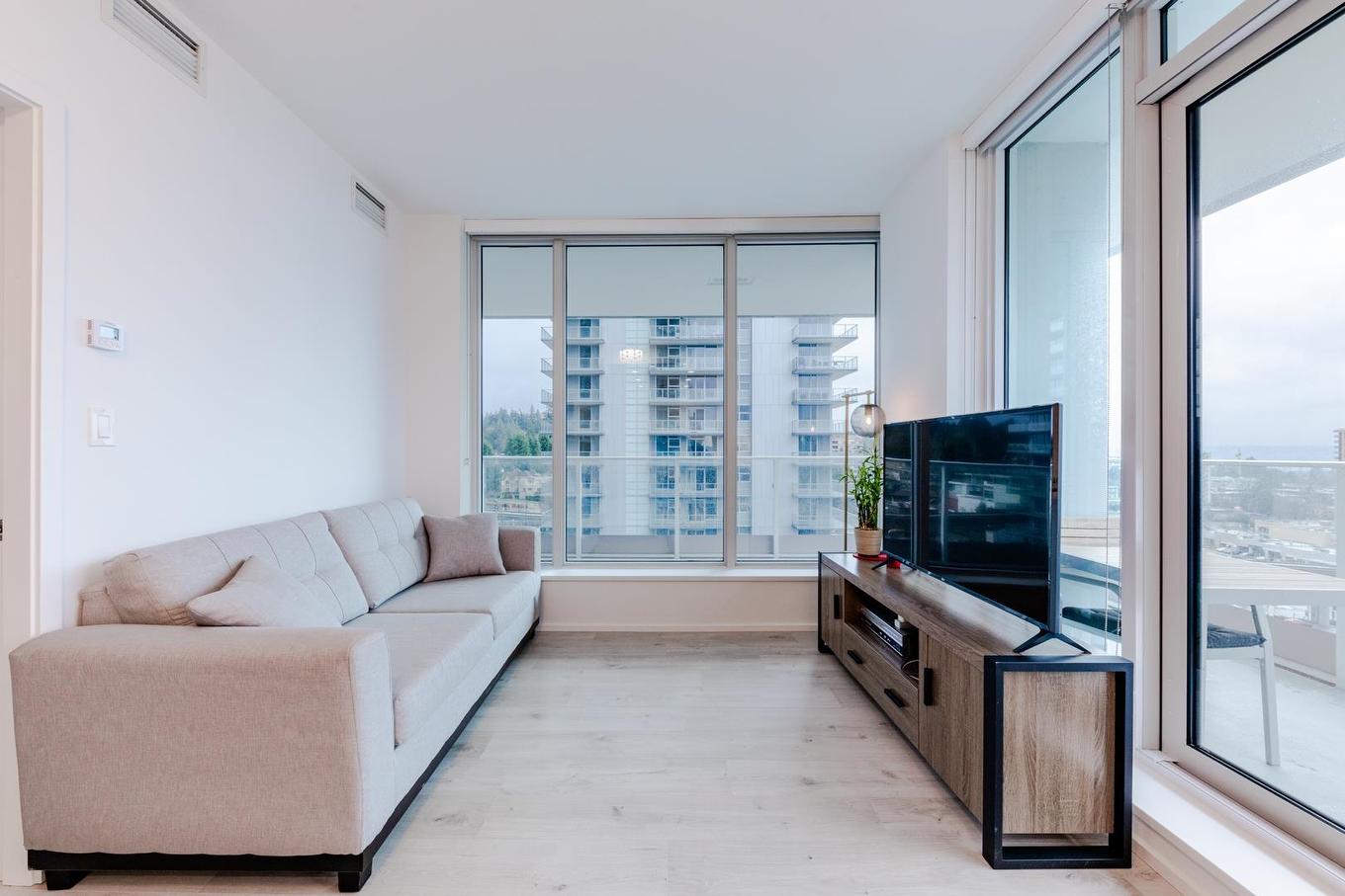 605-3833 Evergreen Place, Burnaby, BC