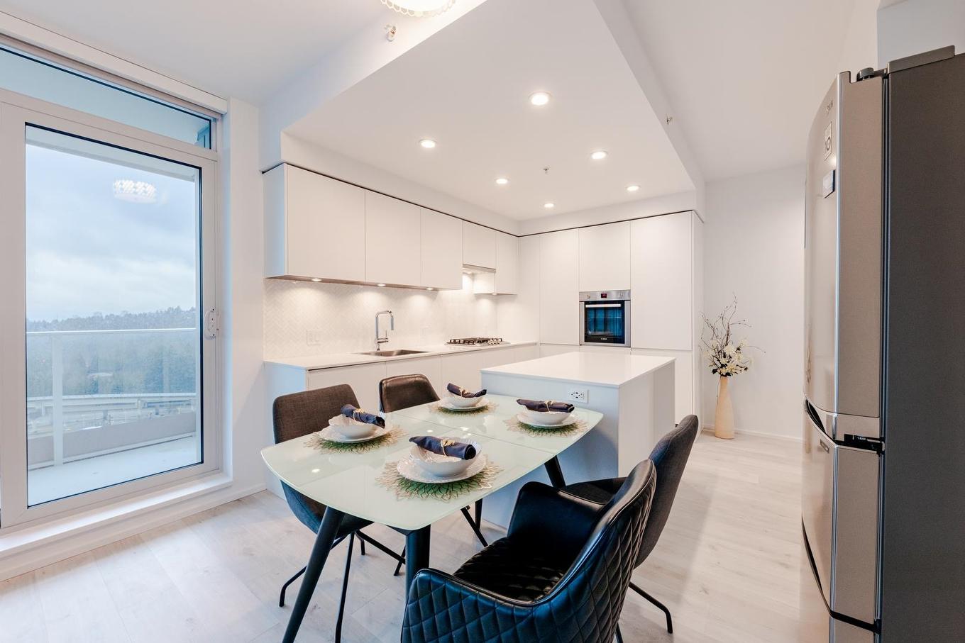 605-3833 Evergreen Place, Burnaby, BC