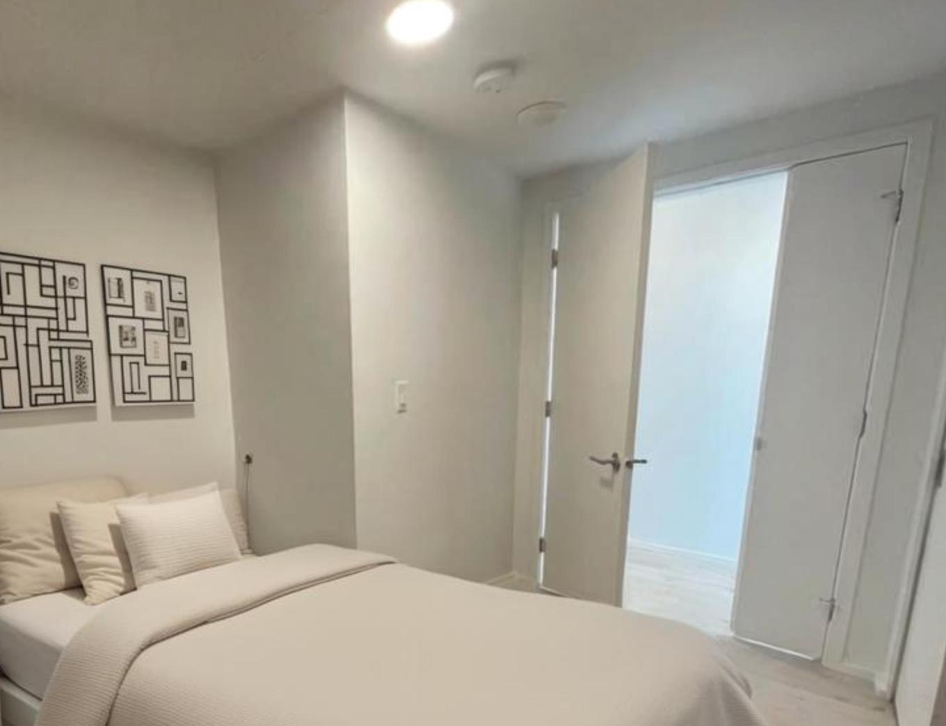 605-3833 Evergreen Place, Burnaby, BC