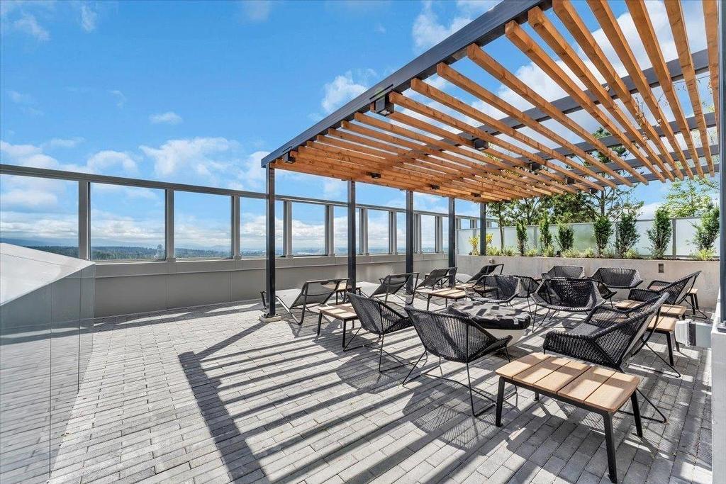 605-3833 Evergreen Place, Burnaby, BC