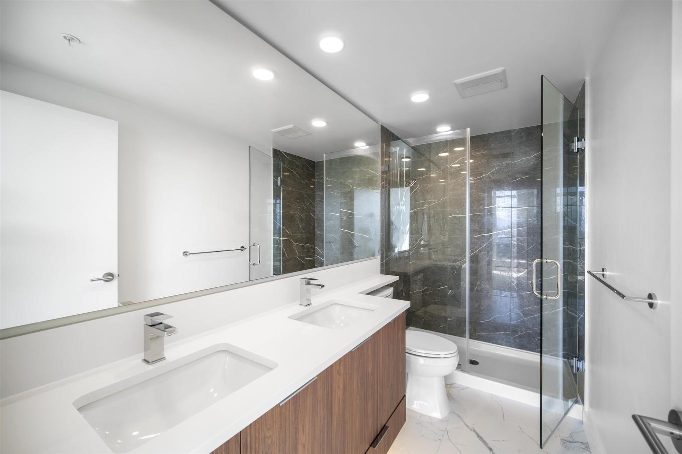 1607-7683 Park Crescent, Burnaby, BC