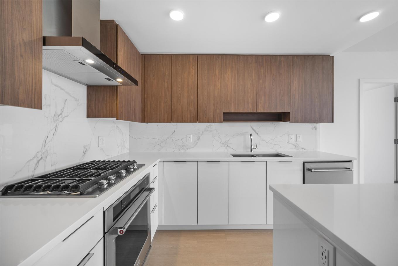 1607-7683 Park Crescent, Burnaby, BC