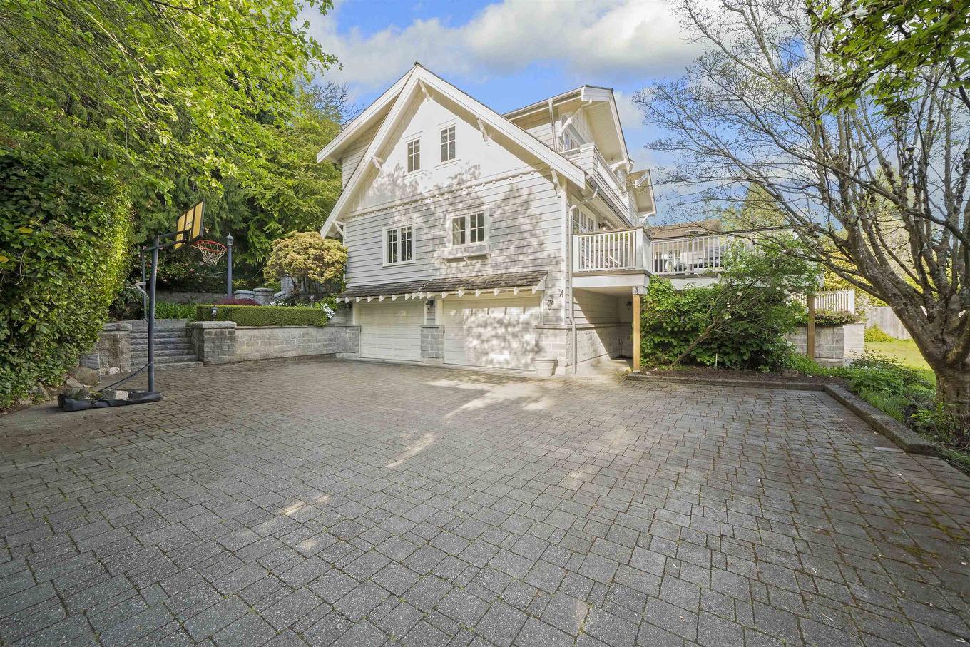 4075 Rose Crescent, West Vancouver, BC