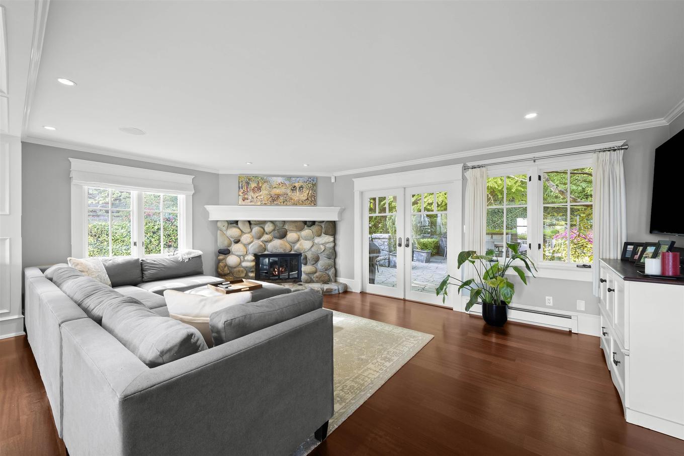 4075 Rose Crescent, West Vancouver, BC