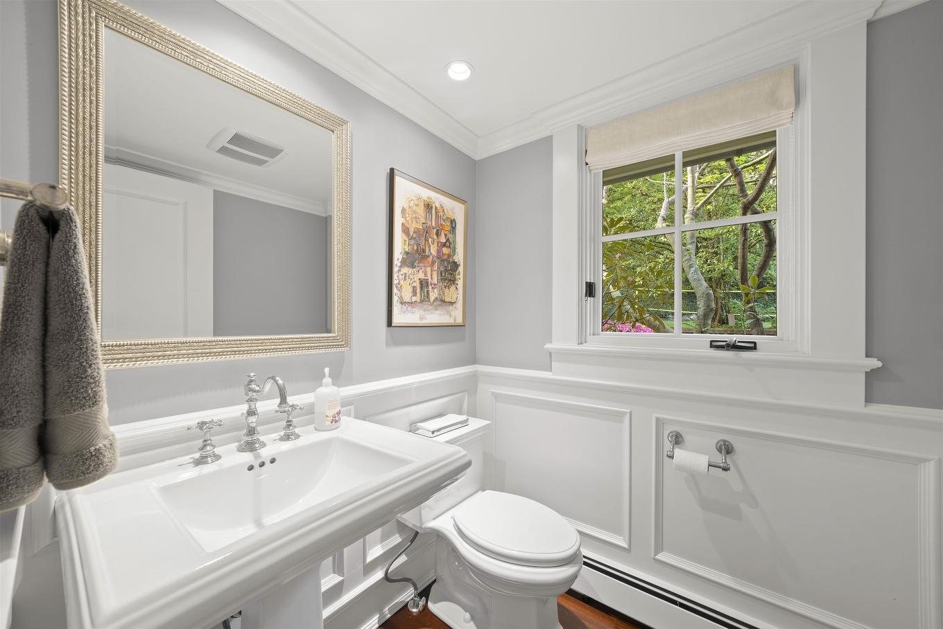 4075 Rose Crescent, West Vancouver, BC