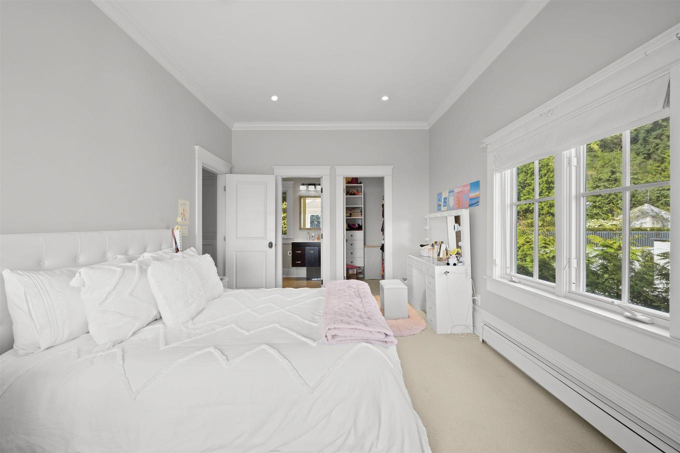 4075 Rose Crescent, West Vancouver, BC