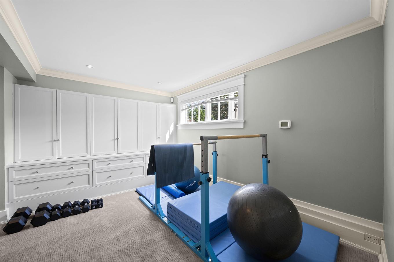 4075 Rose Crescent, West Vancouver, BC